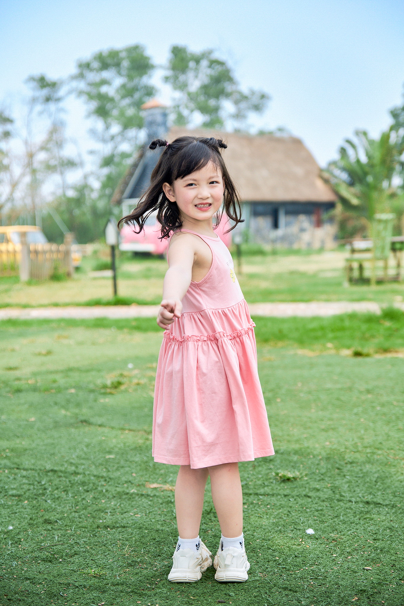 Váy cổ yếm bèo tầng_thumbnail_3