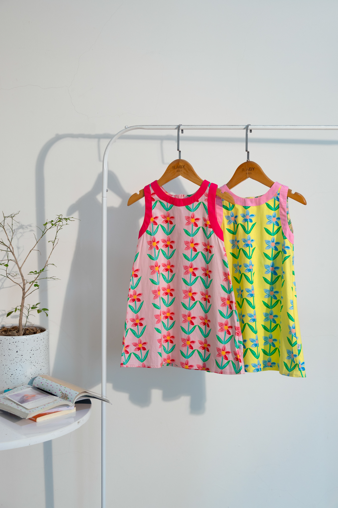 Váy suông cổ tròn họa tiết phối nơ sau_thumbnail_3