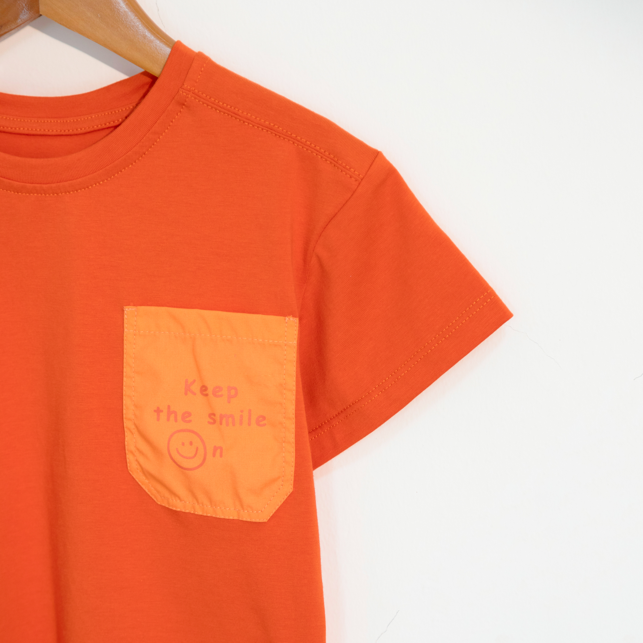 Áo cotton phối túi in chữ_thumbnail_3