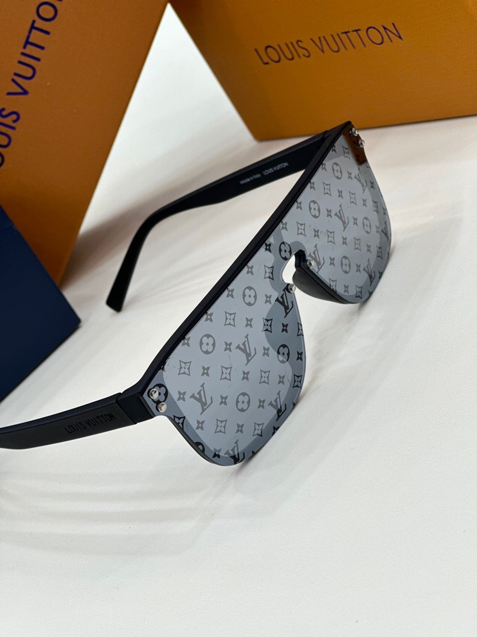 Mắt Kính LV Waimea Sunglasses Black frame_thumbnail_3