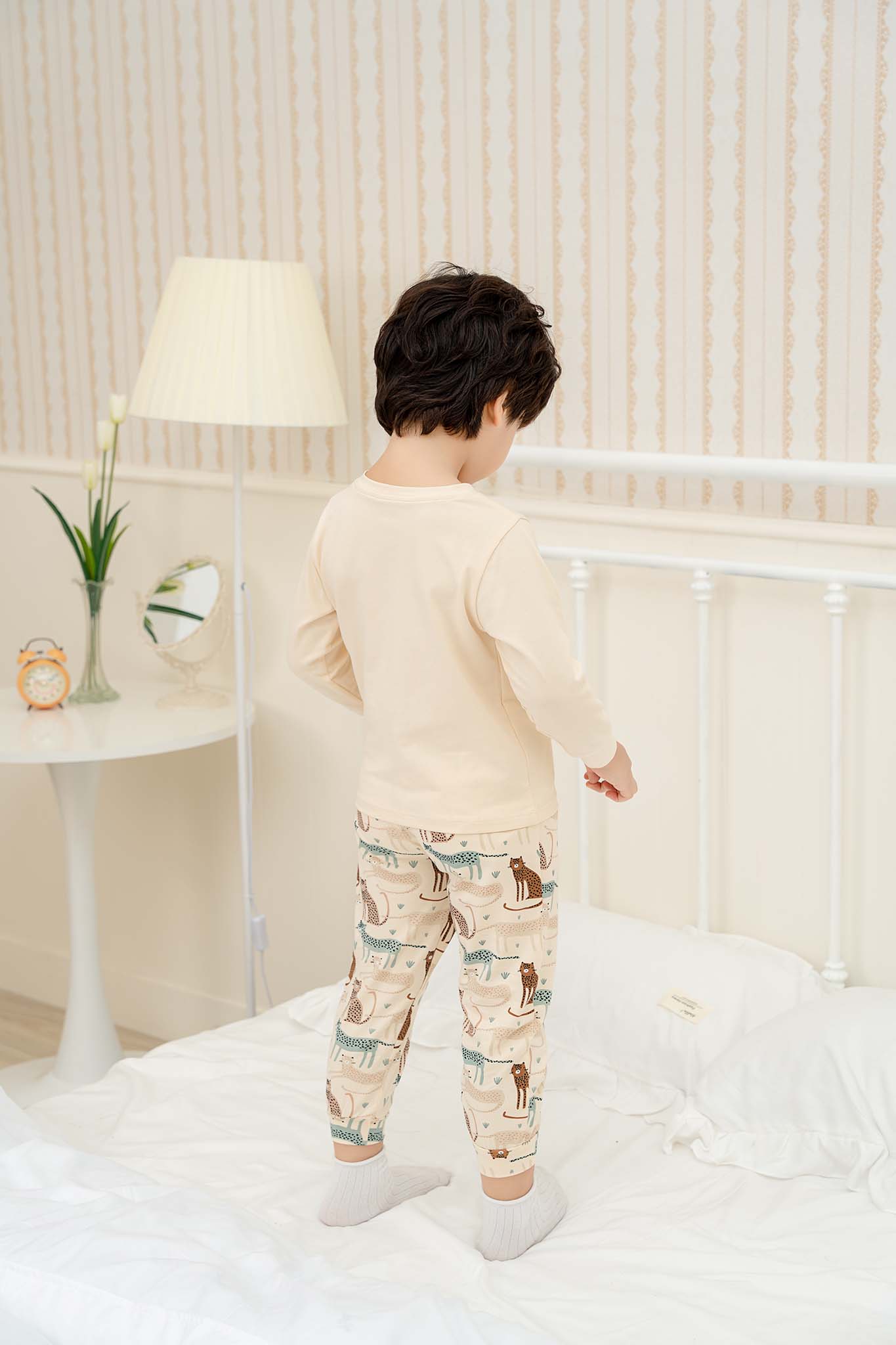 Bộ quần hoạ tiết áo in hình_thumbnail_3