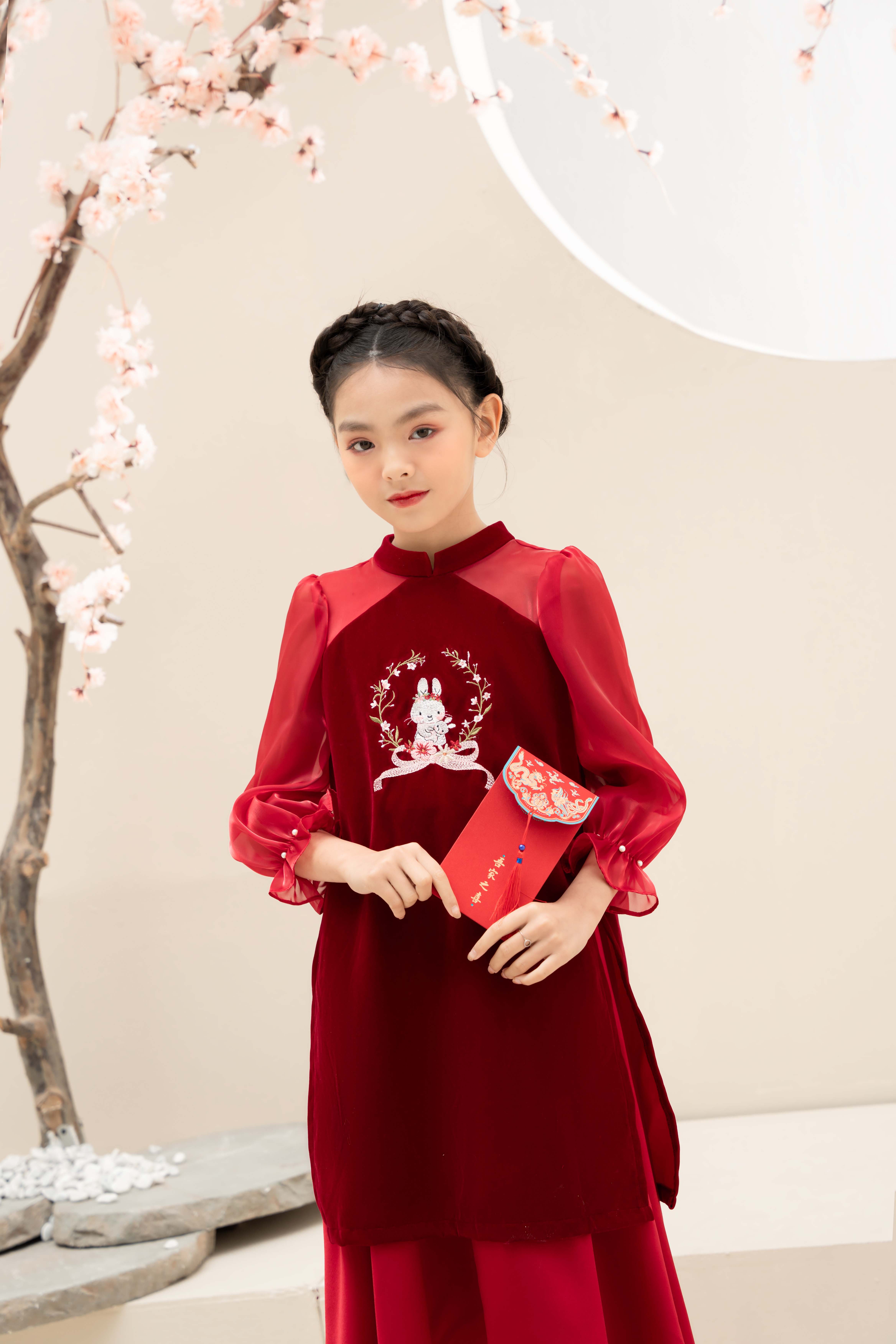 Áo dài thêu thỏ tay đính trai_thumbnail_1