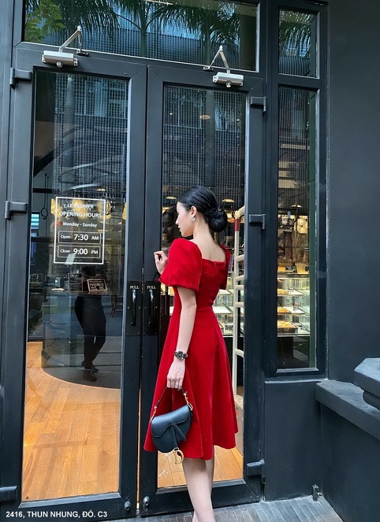 ĐẦM XÒE CỔ VUÔNG TAY NGẮN DÚN - 2416