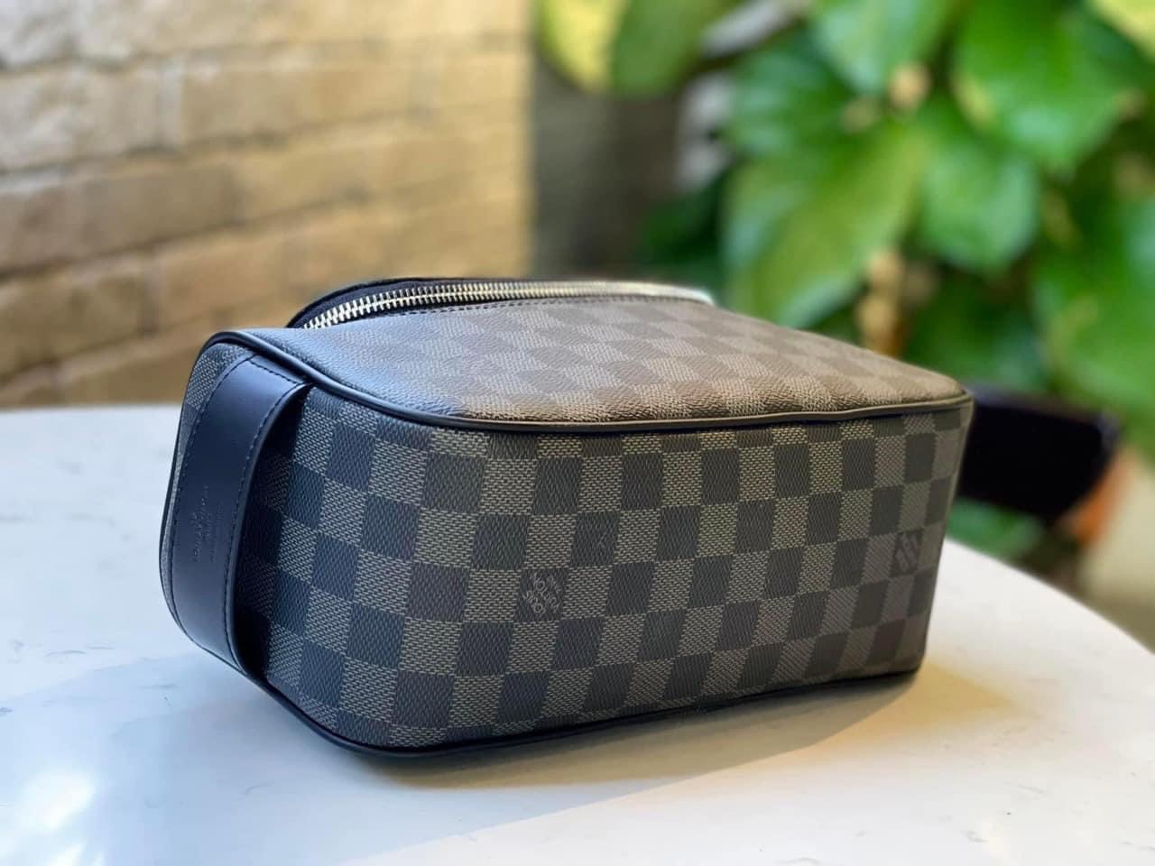 Ví cầm tay clutch nam LV Toiletry Pouch_thumbnail_3