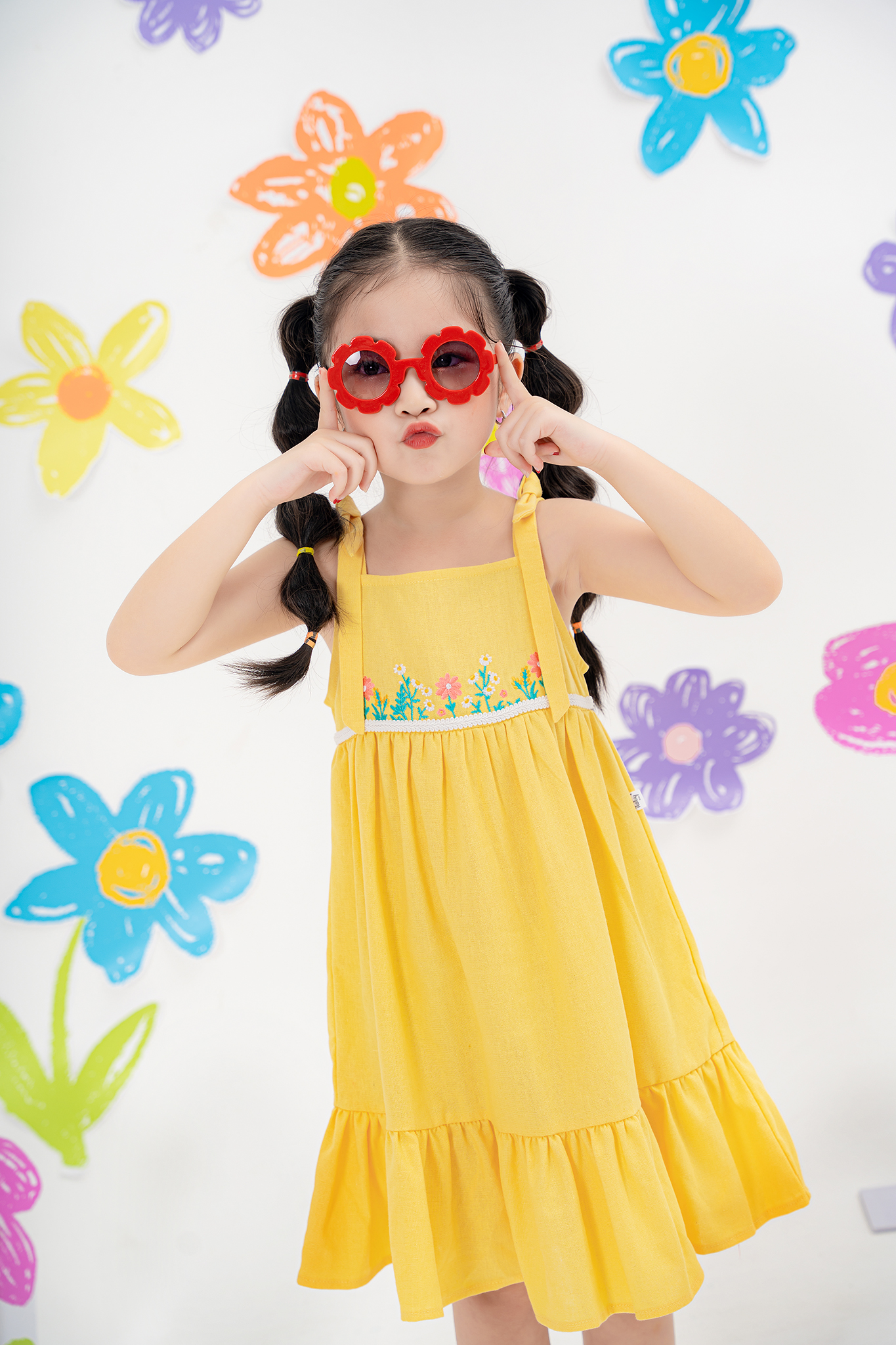 Váy 2 dây nơ vai thêu ngực_thumbnail_3