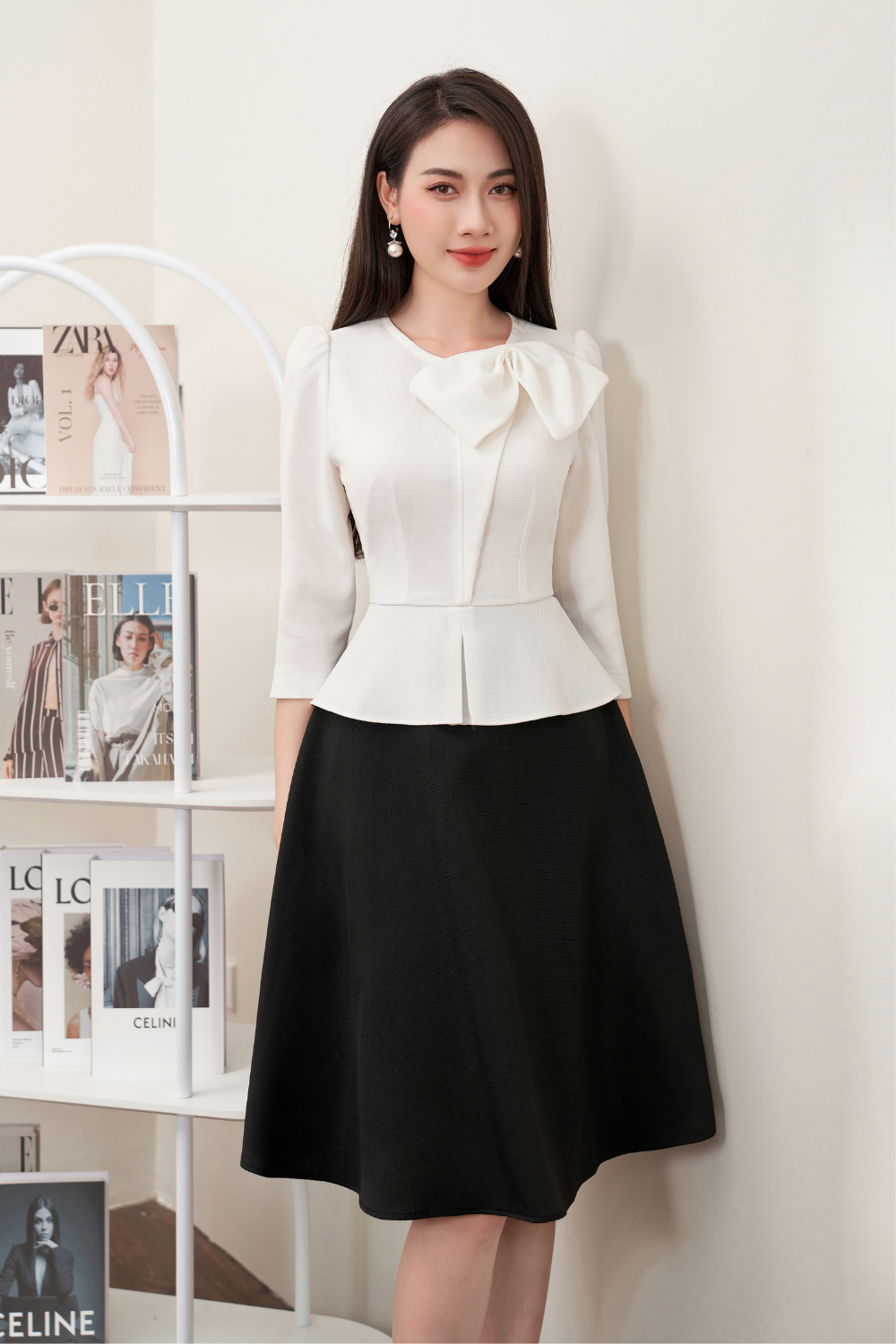 Đầm dạ trắng peplum tay dài phối chân xòe 1 màu