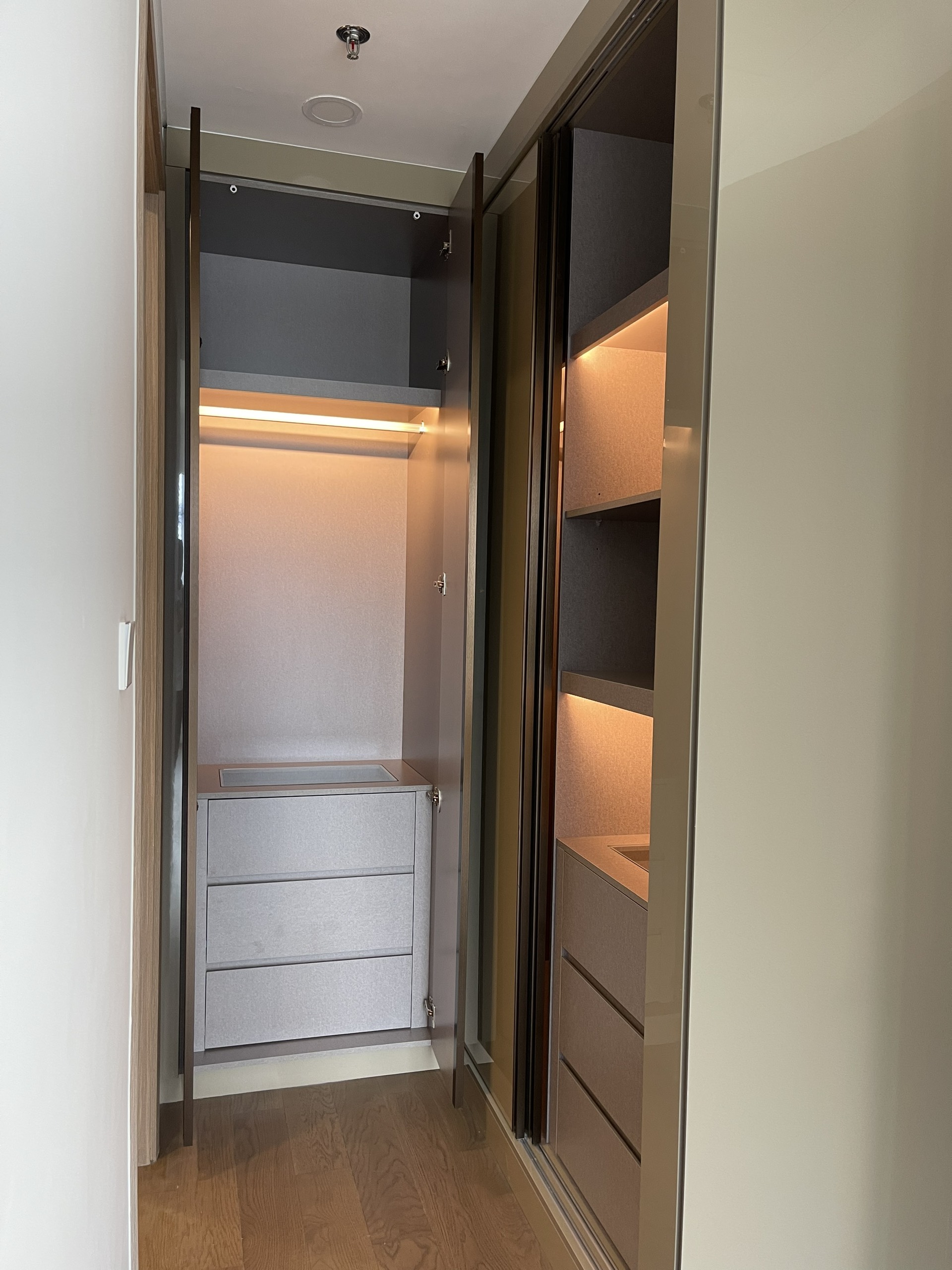 Chủ nhà kẹt vốn kinh doanh bán lại CH 2PN view đẹp _thumbnail_7